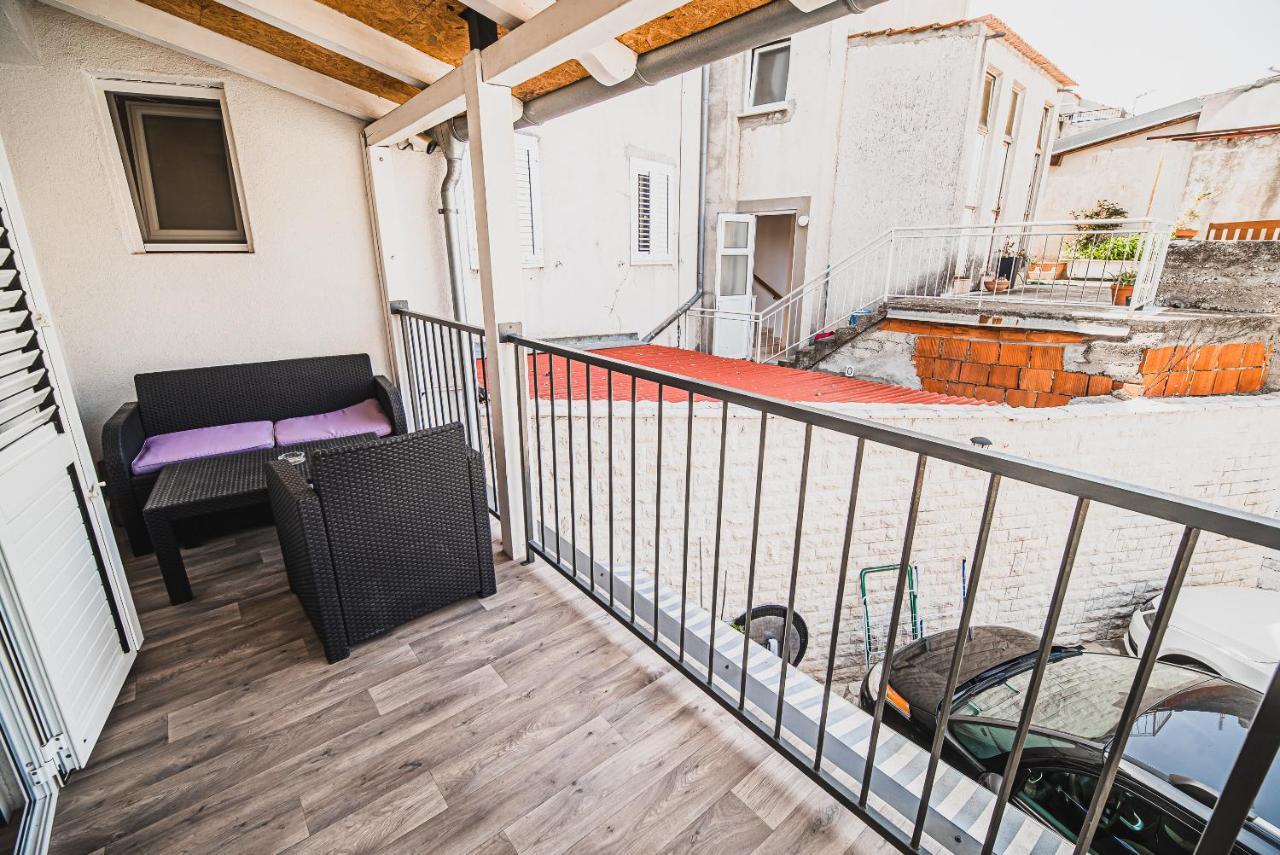 Downtown Luxury Apartments With Hot Tub Vodice Esterno foto