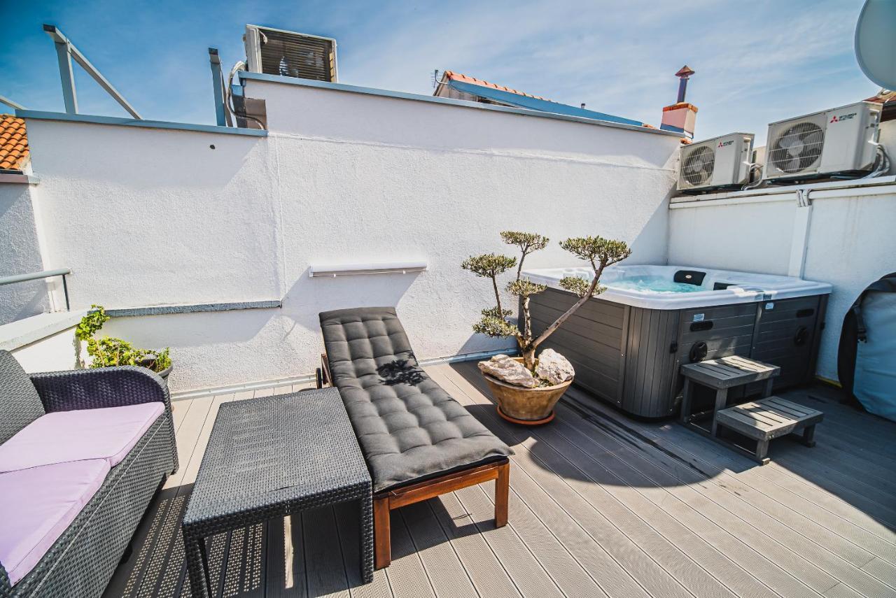 Downtown Luxury Apartments With Hot Tub Vodice Esterno foto
