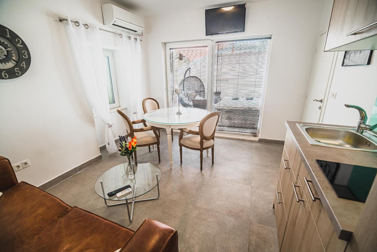 Downtown Luxury Apartments With Hot Tub Vodice Esterno foto