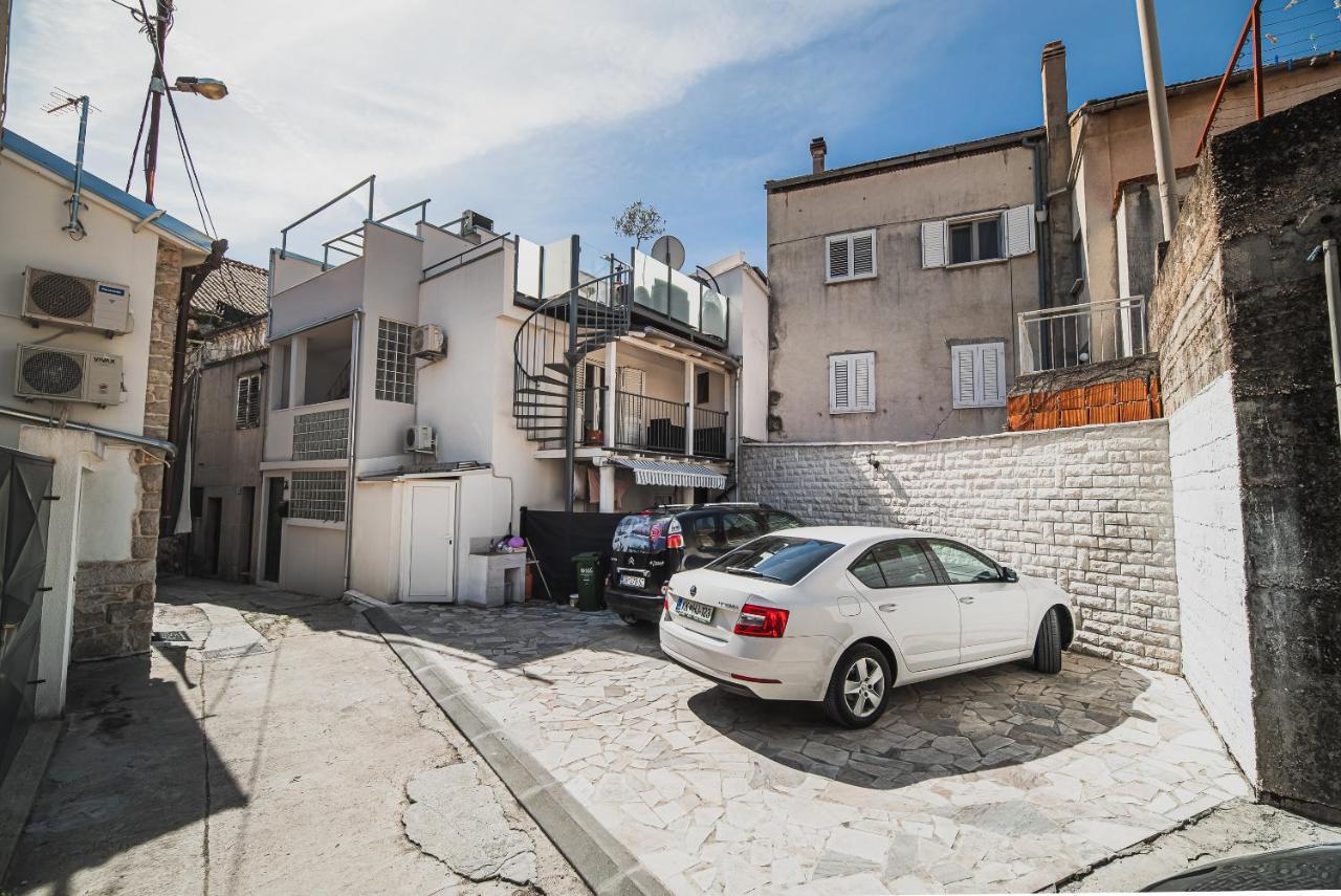 Downtown Luxury Apartments With Hot Tub Vodice Esterno foto