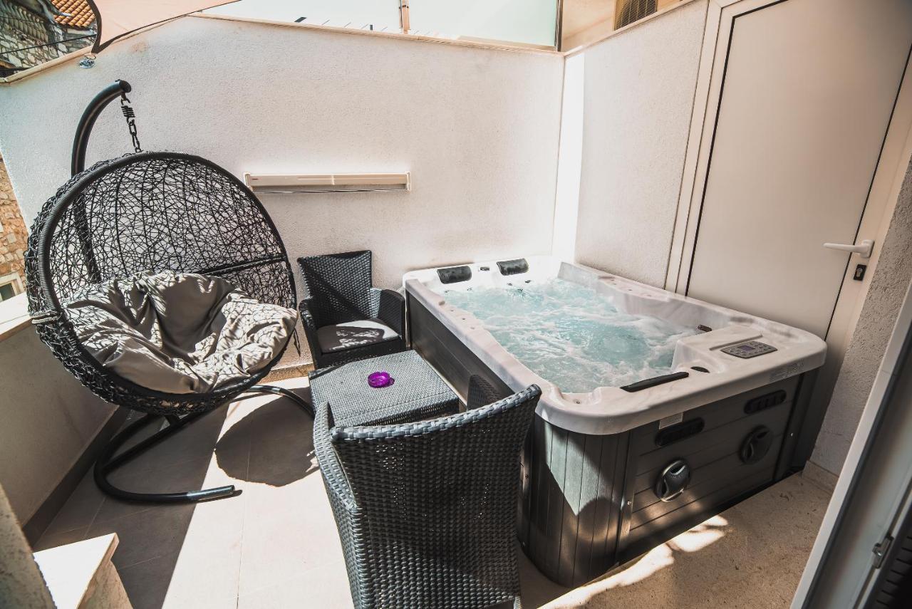 Downtown Luxury Apartments With Hot Tub Vodice Esterno foto