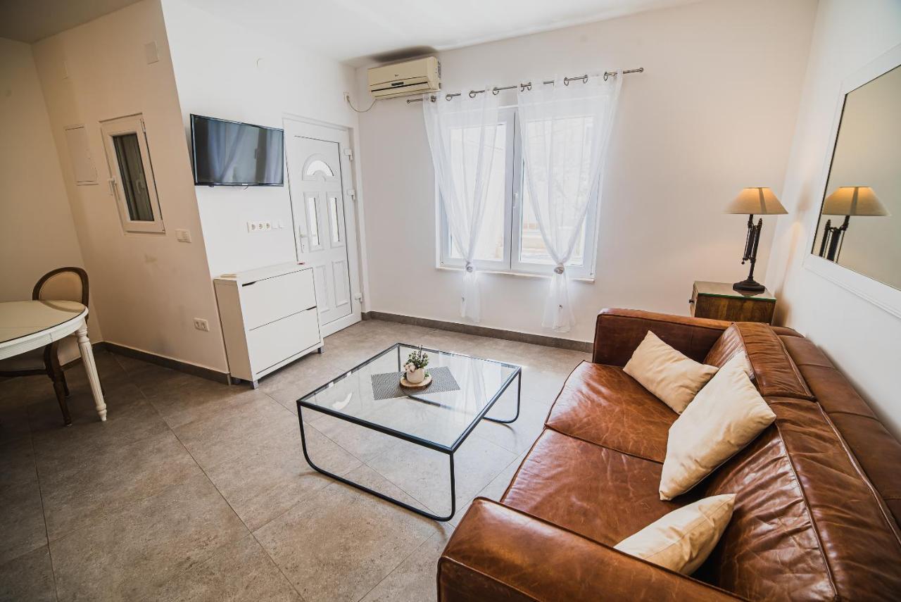 Downtown Luxury Apartments With Hot Tub Vodice Esterno foto